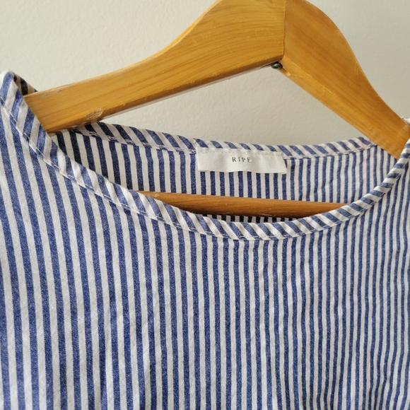 Unique Striped flare sleeve top - Picture 2 of 2